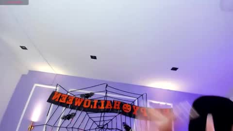 Martina  online show from 10/31/25, 08:43