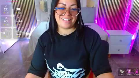 Snapshot of martina_tay chatting on 05/01/26, 01:32 Hey im martina online show from 05/01/26, 01:32