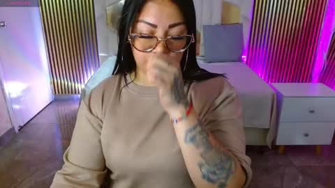 Snapshot of martina_tay chatting on 05/02/26, 03:22 Hey im martina online show from 05/02/26, 03:22