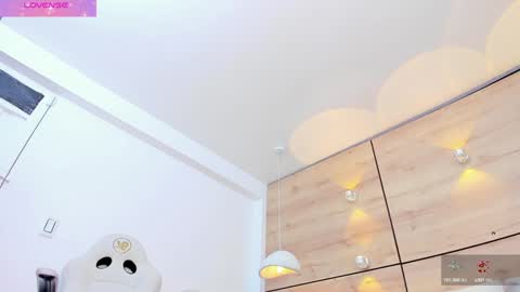 martina touss  online show from 01/25/25, 04:02