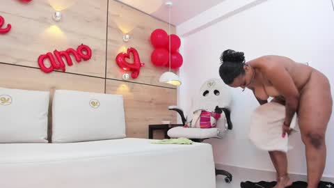 martina touss  online show from 02/08/25, 09:24