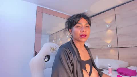 martina touss  online show from 11/07/25, 11:54