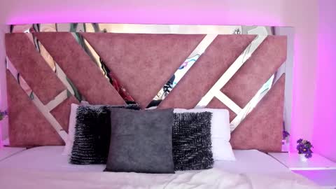 Martina Garcia online show from 12/03/25, 07:01