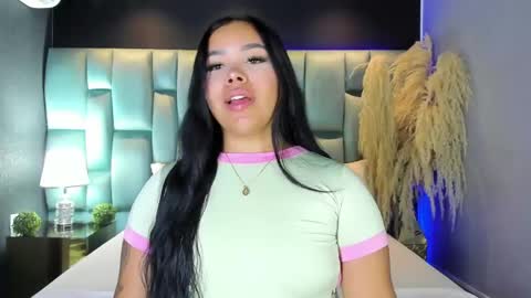 Martina Garcia online show from 04/18/26, 07:29