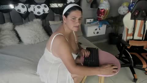 Snapshot of martinamilff chatting on 07/09/26, 08:24 Martina online show from 07/09/26, 08:24