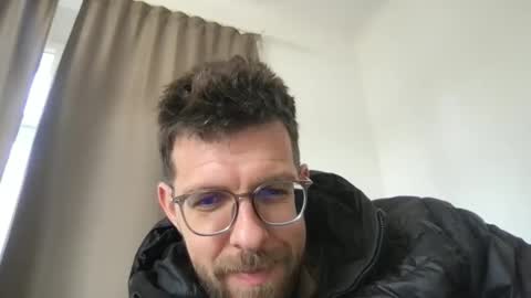 Snapshot of martinmagic467657 chatting on 03/27/26, 07:36 martinmagic467657 online show from 03/27/26, 07:36