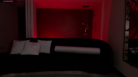 Snapshot of martinnabonnet chatting on 12/19/24, 10:34 Martinna Bonnet online show from 12/19/24, 10:34