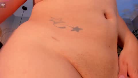 Snapshot of martinnabonnet chatting on 01/10/25, 01:31 Martinna Bonnet online show from 01/10/25, 01:31