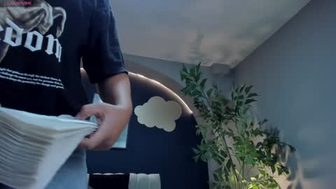 Snapshot of martinnabonnet chatting on 02/03/25, 10:25 Martinna Bonnet online show from 02/03/25, 10:25