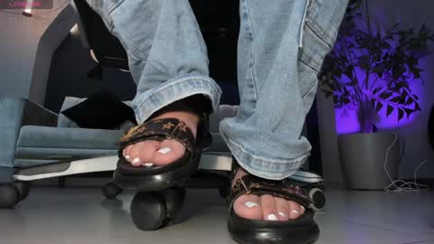 Snapshot of martinnabonnet chatting on 02/04/25, 10:32 Martinna Bonnet online show from 02/04/25, 10:32