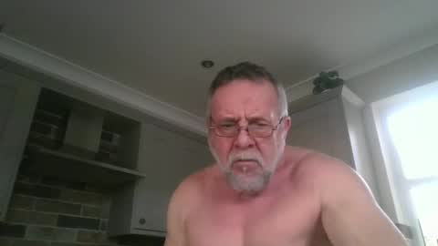 Snapshot of martinrgbxxxx chatting on 12/31/24, 09:53 martinrgbxxxx online show from 12/31/24, 09:53