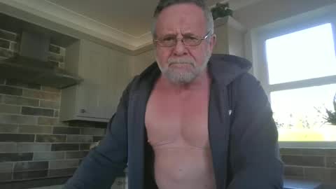 Snapshot of martinrgbxxxx chatting on 02/02/25, 02:34 martinrgbxxxx online show from 02/02/25, 02:34