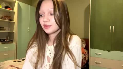 Snapshot of martinwion chatting on 09/27/25, 08:25 Emily online show from 09/27/25, 08:25