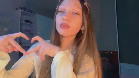 Snapshot of martinwion chatting on 10/01/25, 08:04 Emily online show from 10/01/25, 08:04