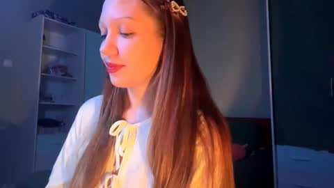 Snapshot of martinwion chatting on 10/12/25, 07:57 Emily online show from 10/12/25, 07:57