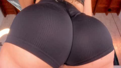 Snapshot of marttina_ruiz chatting on 06/14/26, 02:30 Martina online show from 06/14/26, 02:30