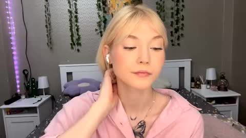 Lisa online show from 02/06/26, 12:08