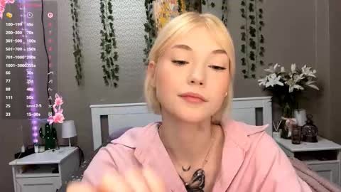 Lisa online show from 02/15/26, 12:14