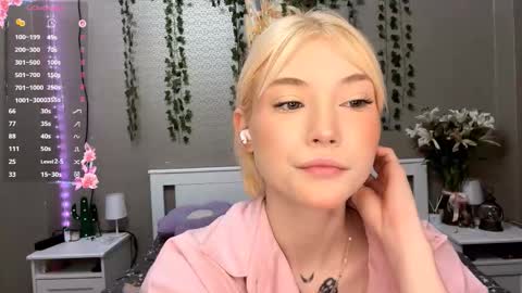 Lisa online show from 02/17/26, 02:13