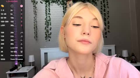 Lisa online show from 02/24/26, 12:14