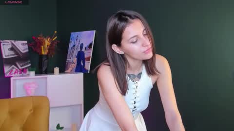 Snapshot of mary_0smith chatting on 09/18/25, 05:31 Mary online show from 09/18/25, 05:31