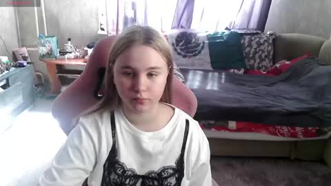  MY NAME IS MILA WELCOME TO MY ROOM online show from 04/19/26, 08:02