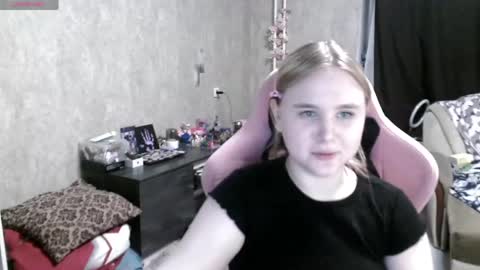  MY NAME IS MILA WELCOME TO MY ROOM online show from 04/24/26, 07:05