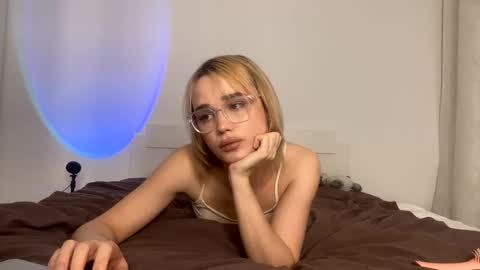 Snapshot of mary_geyson1 chatting on 01/24/25, 05:42 Mary online show from 01/24/25, 05:42