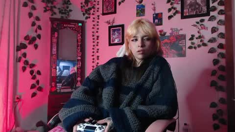                      100   online show from 02/10/25, 02:52