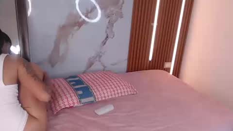 Hi guys im Mary  online show from 09/25/25, 08:01