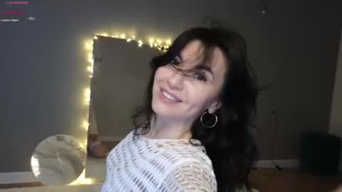 Snapshot of mary_love16 chatting on 03/08/25, 05:38 Maria online show from 03/08/25, 05:38