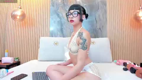 Snapshot of mary_spencer chatting on 07/10/26, 10:40 MARY online show from 07/10/26, 10:40