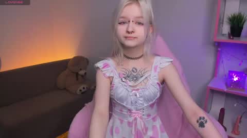 Snapshot of mary_wester chatting on 05/09/26, 01:00 Mary online show from 05/09/26, 01:00