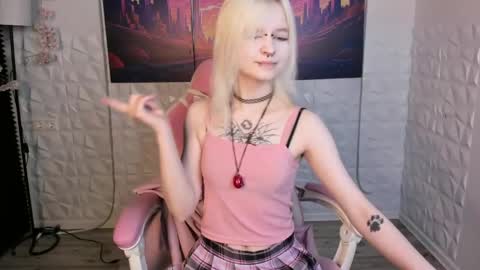 Snapshot of mary_wester chatting on 06/07/26, 07:23 Mary online show from 06/07/26, 07:23