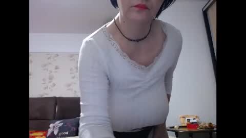 Mary online show from 10/10/25, 03:05