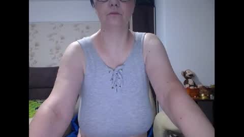 Snapshot of mary_x chatting on 07/22/26, 03:31 Mary online show from 07/22/26, 03:31