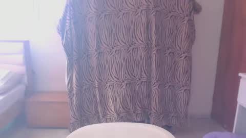 maryam_arabicmilk online show from 11/22/25, 03:22