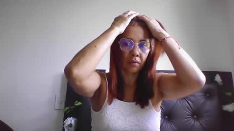 Snapshot of maryamgirl08 chatting on 05/10/26, 02:55 Engracia online show from 05/10/26, 02:55