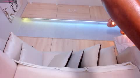   online show from 02/06/25, 12:37