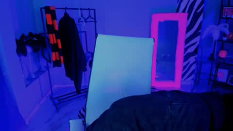 Mary online show from 09/30/25, 09:31