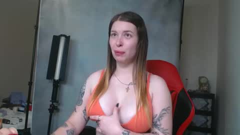 Snapshot of maryhotloves chatting on 10/10/25, 01:54 MaryHotLoves online show from 10/10/25, 01:54