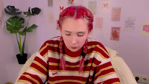 Snapshot of marylanee chatting on 10/23/25, 10:03 Mary online show from 10/23/25, 10:03