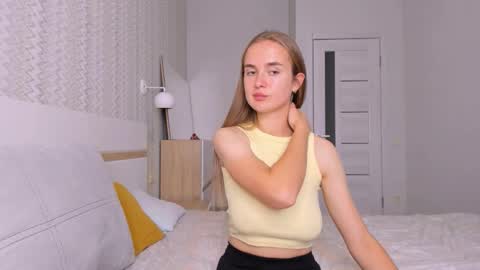 Mari online show from 10/10/25, 06:23