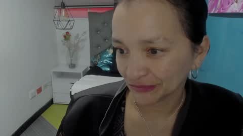 Snapshot of marylinmilf chatting on 12/04/24, 08:18 Marylin online show from 12/04/24, 08:18