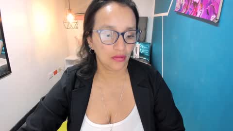 Snapshot of marylinmilf chatting on 12/16/24, 10:56 Marylin online show from 12/16/24, 10:56