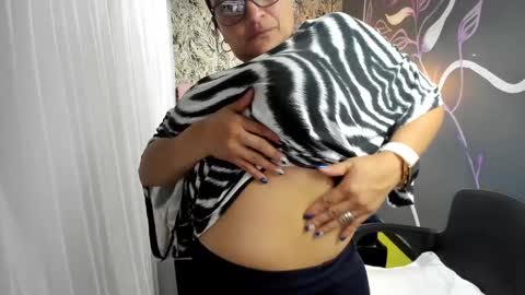 Snapshot of marylinmilf chatting on 03/01/25, 10:53 Marylin online show from 03/01/25, 10:53