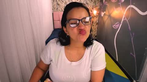 Snapshot of marylinmilf chatting on 03/12/25, 07:49 Marylin online show from 03/12/25, 07:49