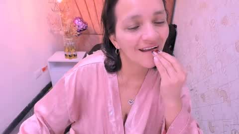 Snapshot of marylinmilf chatting on 10/10/25, 08:02 Marylin online show from 10/10/25, 08:02