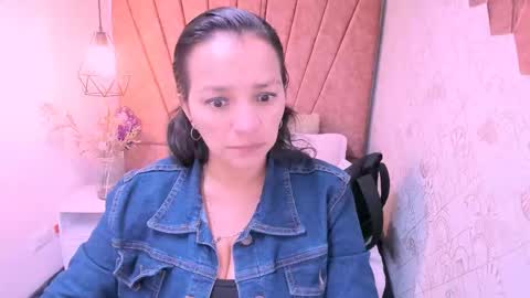 Snapshot of marylinmilf chatting on 10/20/25, 07:25 Marylin online show from 10/20/25, 07:25