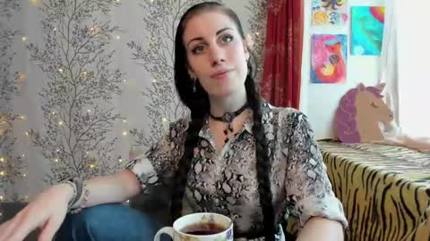 Mary Lou online show from 02/02/25, 05:42